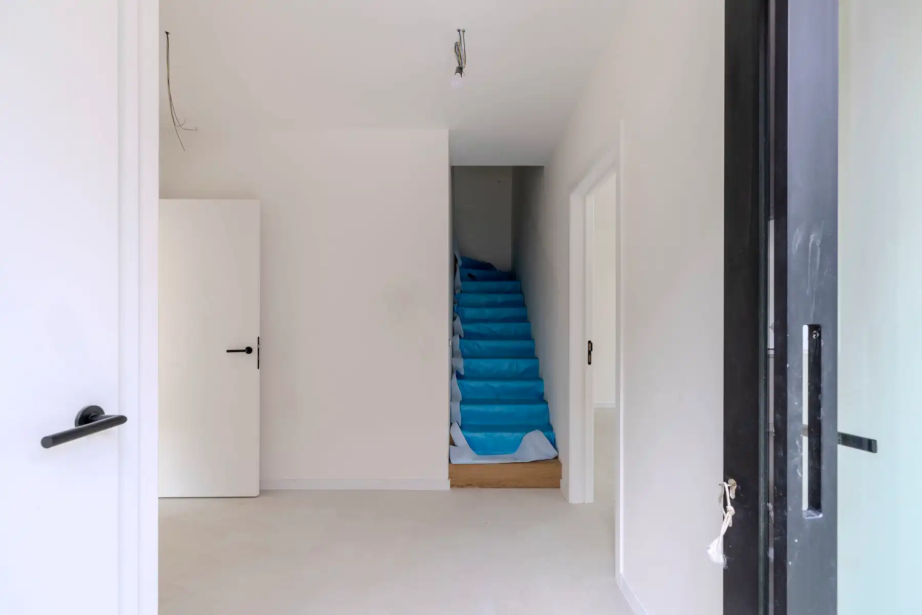 Nieuwbouw woning met 4 slaapkamers foto 3