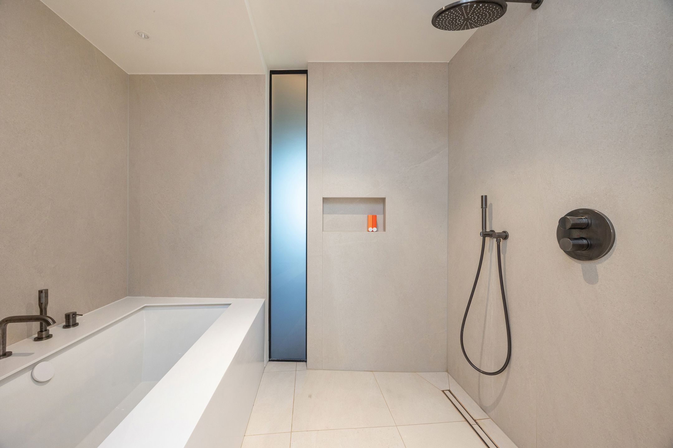 Luxueus appartement met panoramisch uitzicht op toplocatie foto 11