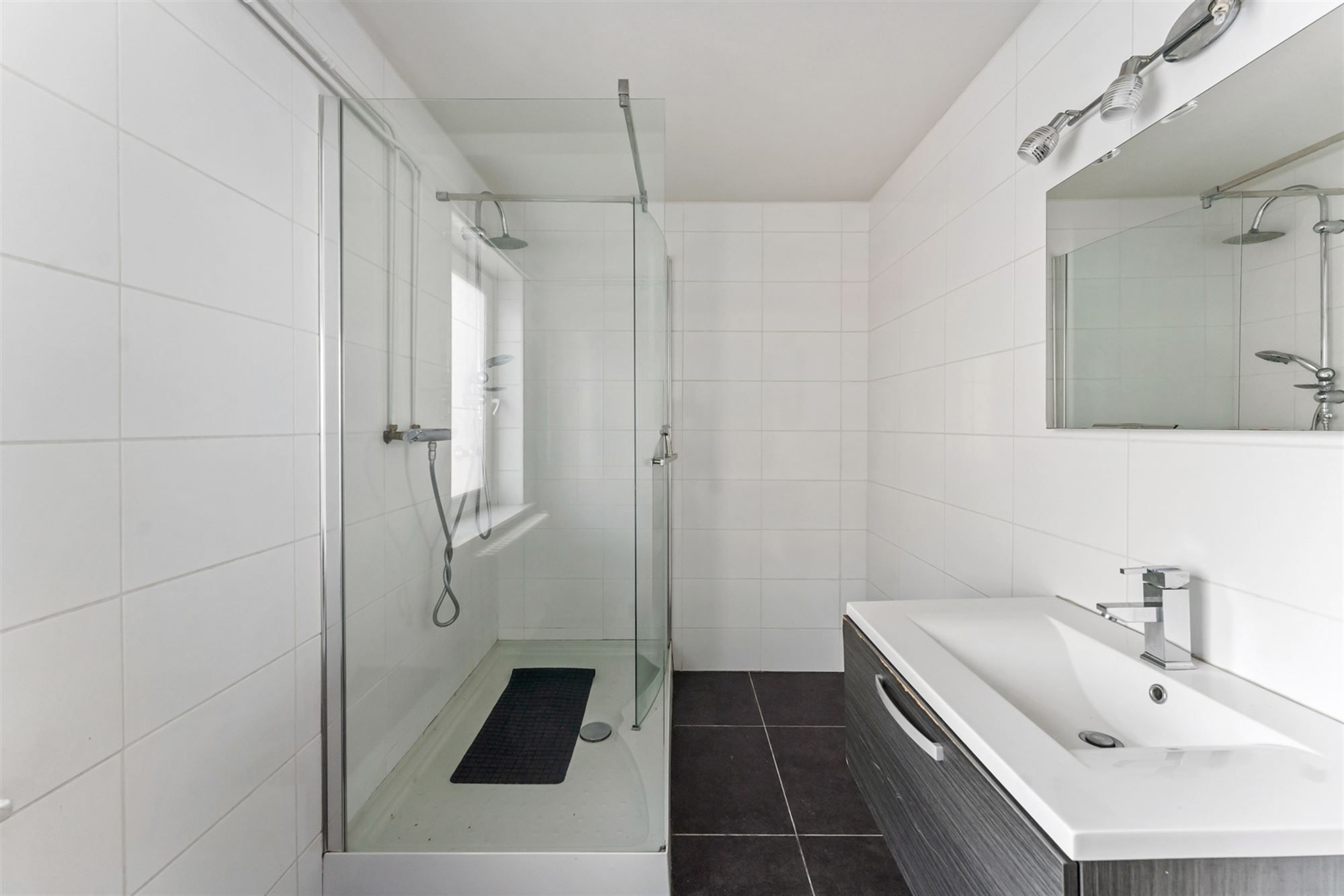 OPBRENGSTEIGENDOM BESTAANDE UIT 3 APPARTEMENTEN EN EEN STUDIO GELEGEN TE TESSENDERLO foto 11