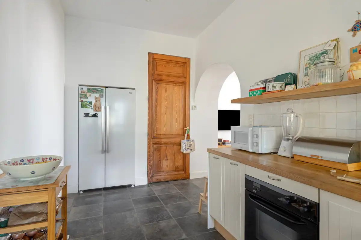 WONING MET BURELEN EN MAGAZIJN TE TONGEREN LANGS N79. foto 10