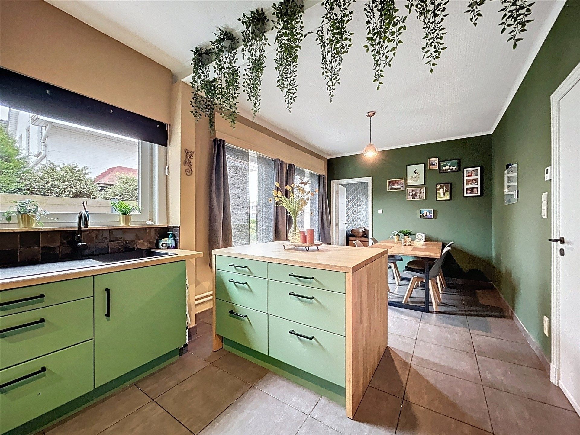 Instapklare open bebouwing met 3 slp op terrein van 919m²! foto 3