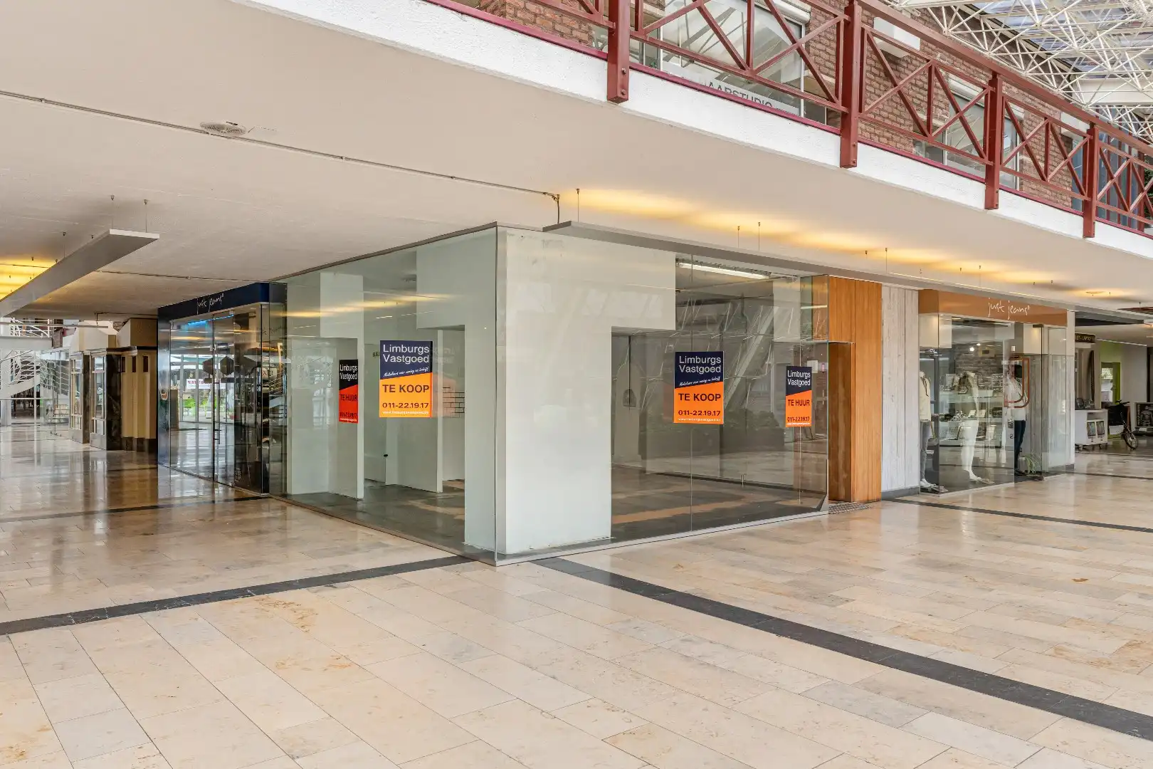 Commercieel uitstekend gelegen handelspand, 39m² foto 11