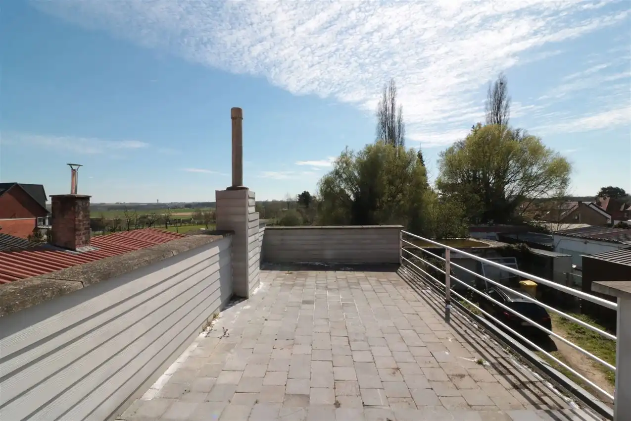 Handelswoonst met volledig uitgeruste frituur en appartement foto 26