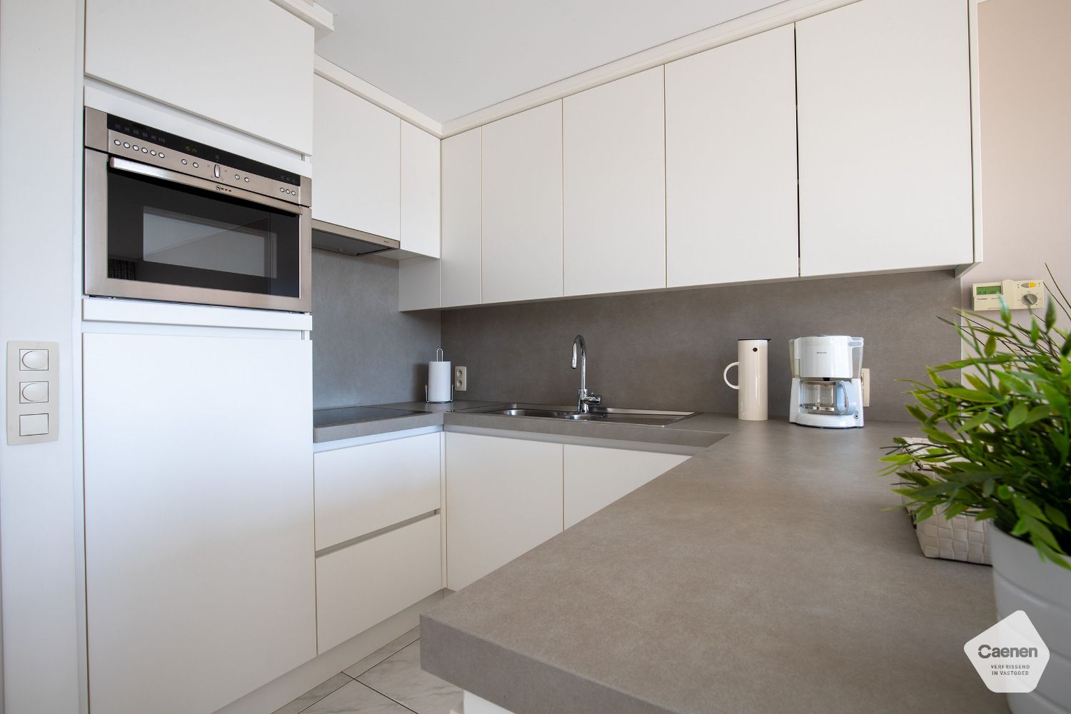 Prachtig gerenoveerd appartement met 2 slaapkamers en open zicht foto 7