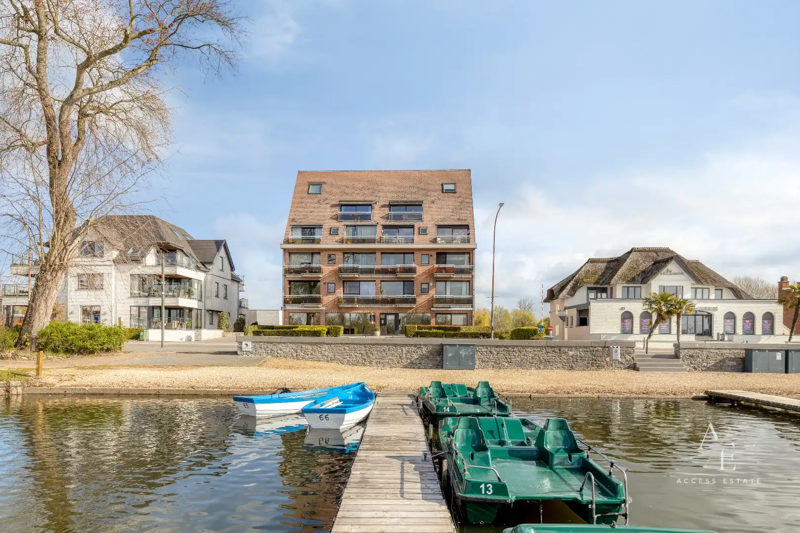 BERLARE - Royaal gelijkvloers appartement aan het Donkmeer! foto 4