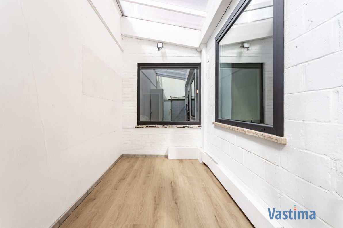 Volledig gerenoveerde rijwoning met 3 slaapkamers nabij centrum Aalst foto 12