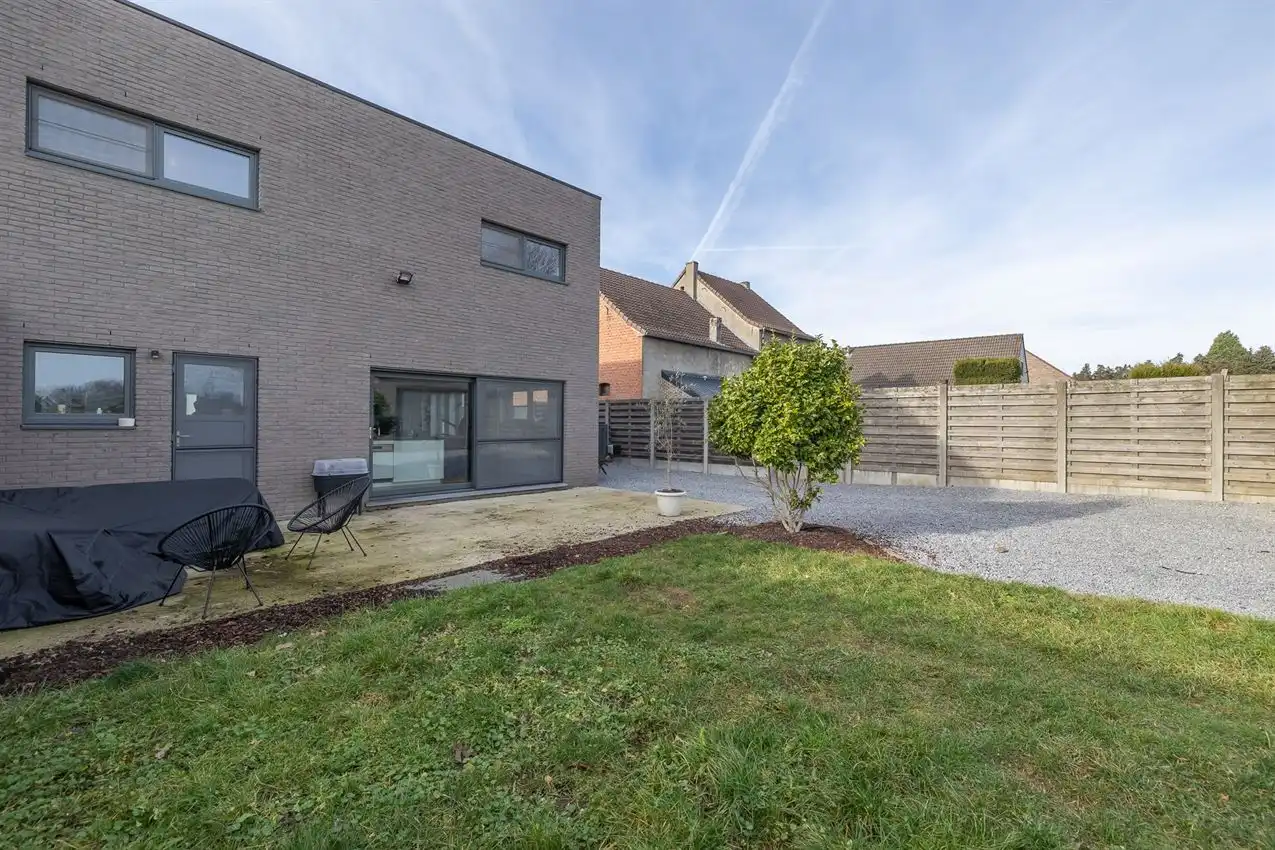 Groot wonen in recent huis zonder renovatie-of bouwzorgen foto 23