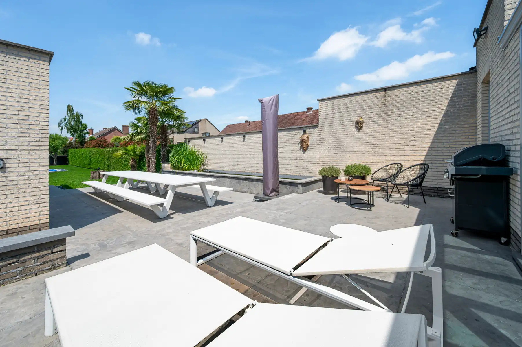 ruime woning met 7 slaapkamers, garage en prachtige tuin foto 2