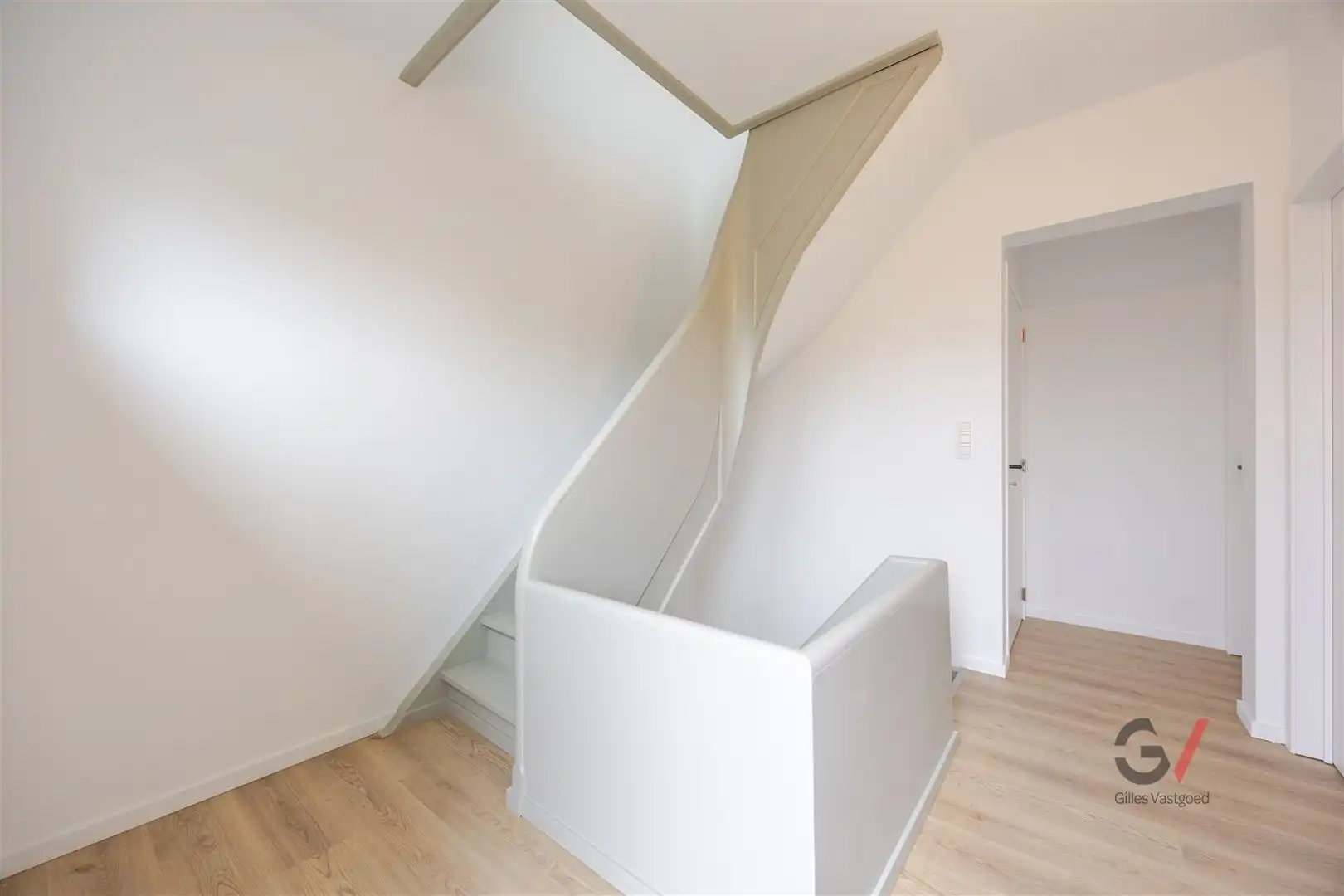 Gerenoveerde woning foto 22