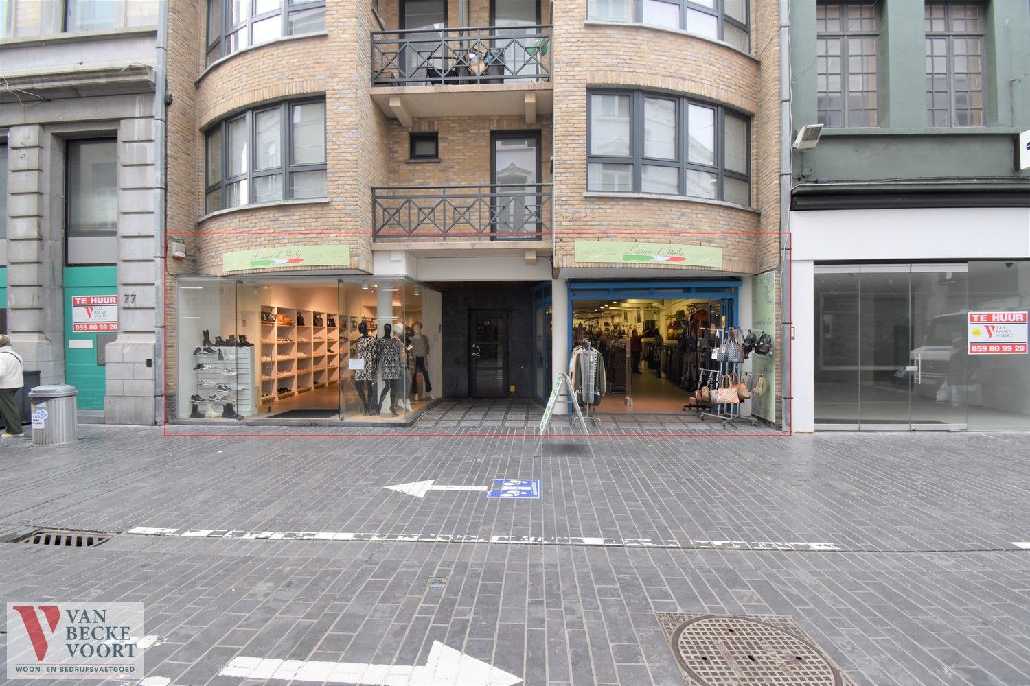 Handelsgelijkvloers op AAA locatie 350m² foto {{pictureIndex}}