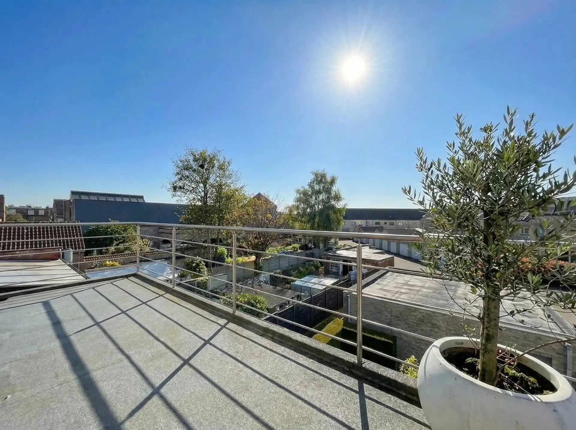 Luxueus dakappartement met 3 slaapkamers en garagebox! foto 4