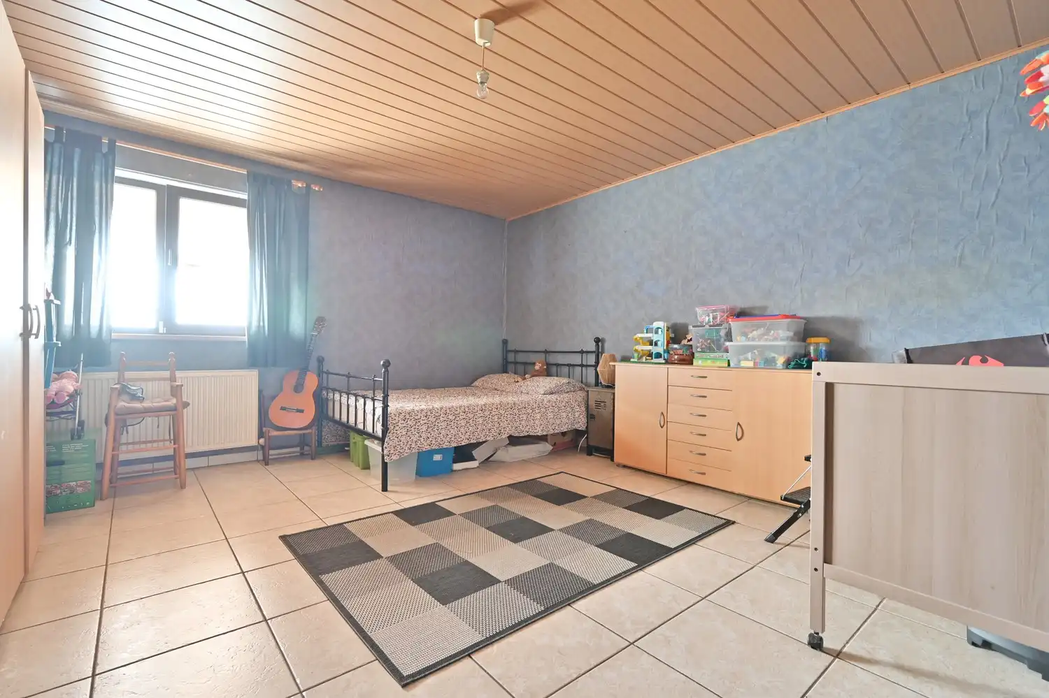 Woning met bedrijfshal op volledig omheind perceel foto 21