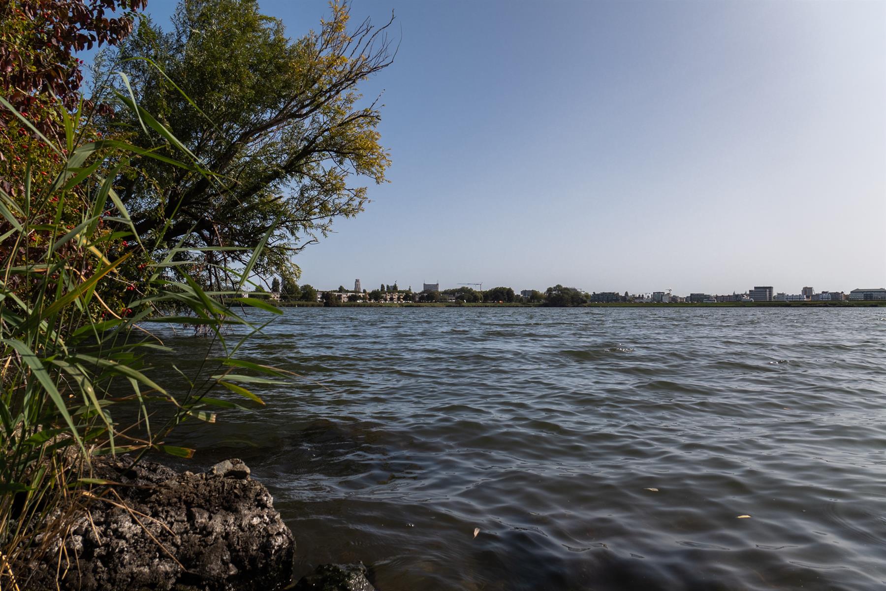 Modern appartement met terras, berging en parking foto 8