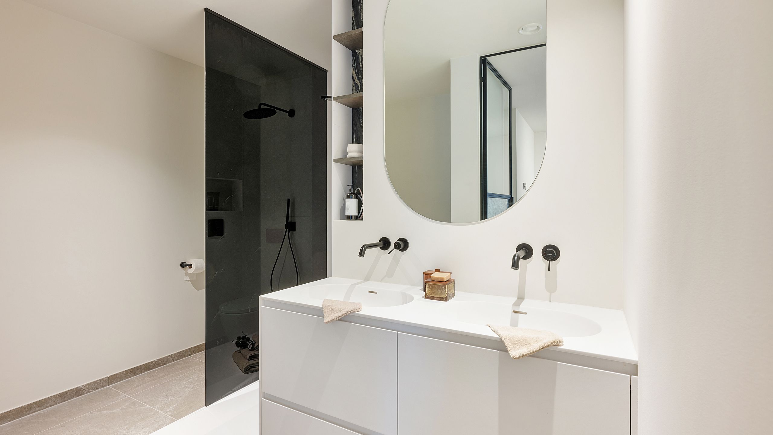 Exclusief high-end appartement in iconisch gebouw aan RBSC. foto 28