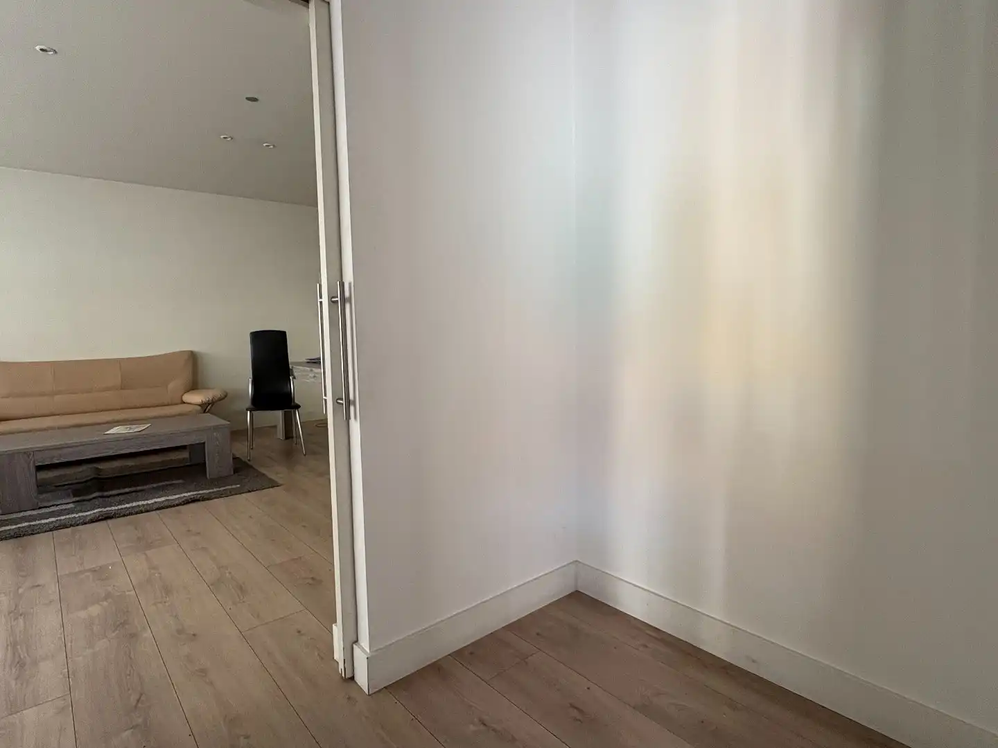 Verhuurd 2-slaapkamerappartement met 2 badkamers – 97 m² foto 3
