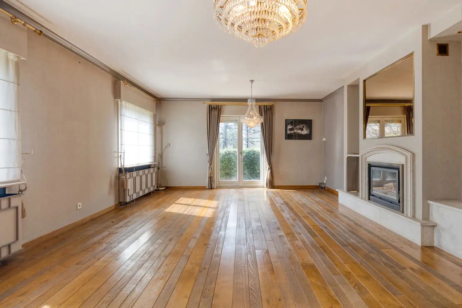 Bungalow van 176 m² met garage en tuin foto 10