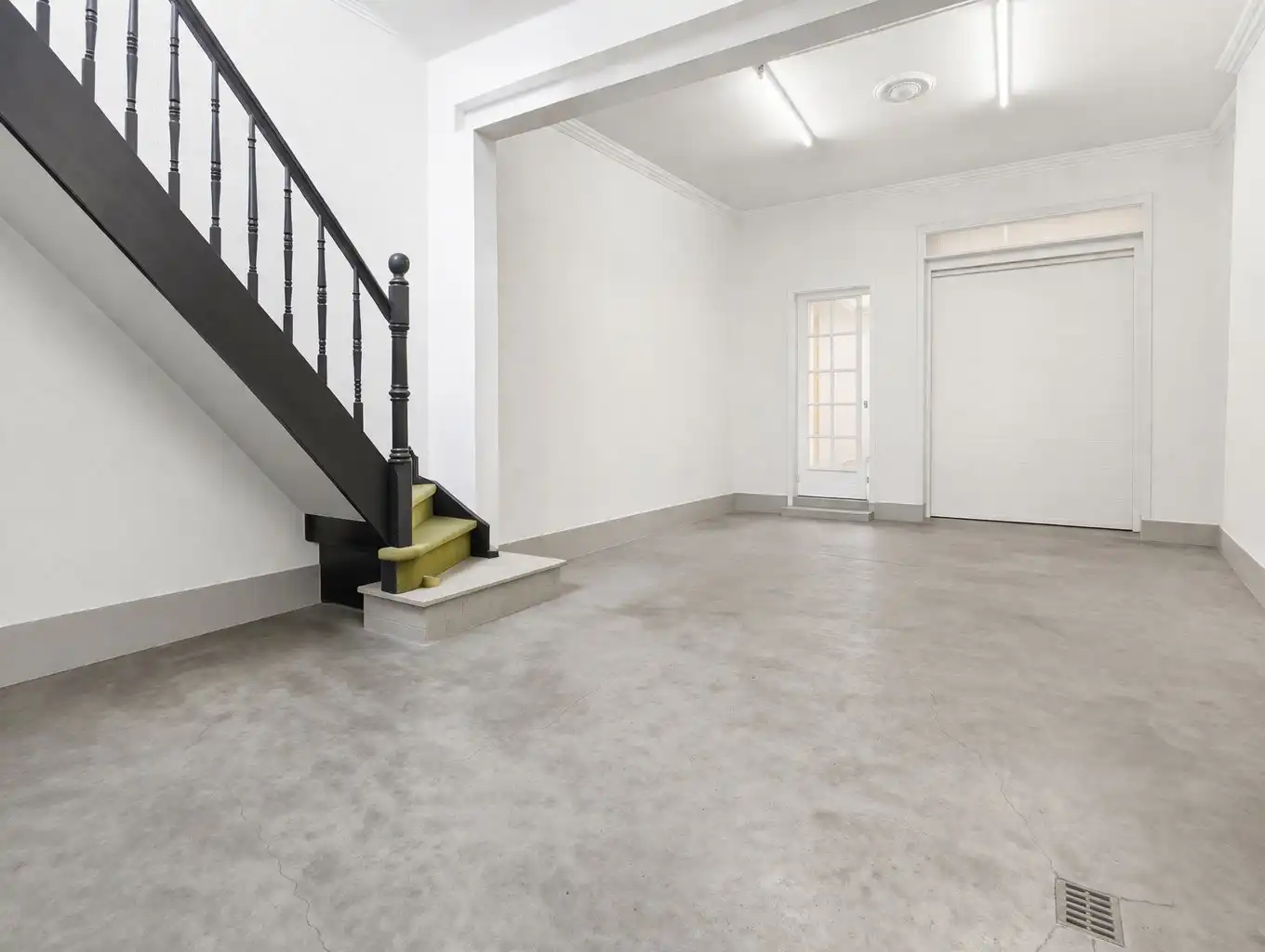 Karaktervolle stadswoning met 5 slaapkamers, ruime garage en tuin nabij de Leie in Wervik foto 17