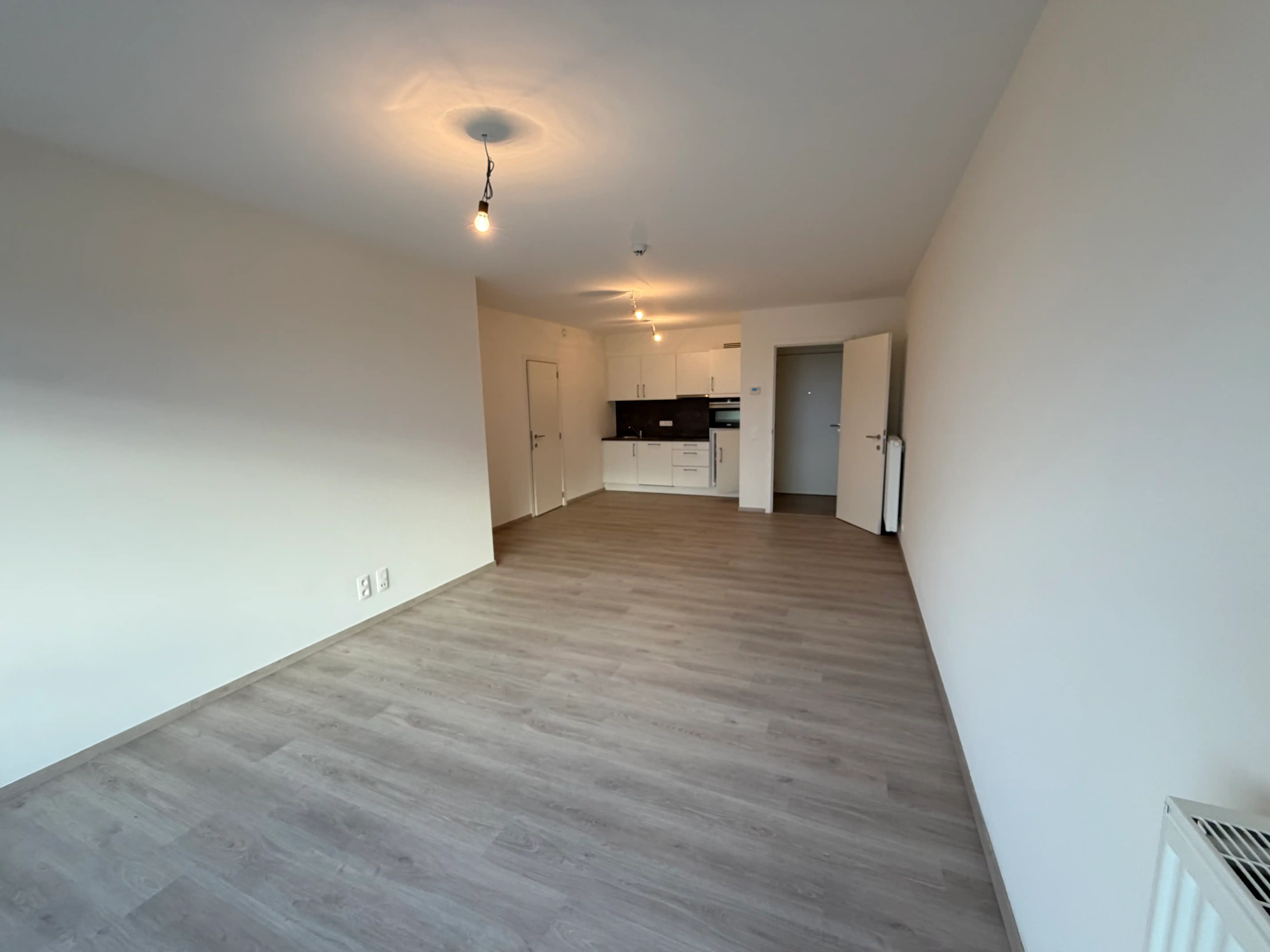 Stijlvol  1 slaapkamerappartement te huur op het Koning Leopold III Plein in Blankenberge - Perfecte ligging vlakbij zee en alle voorzieningen! foto 2