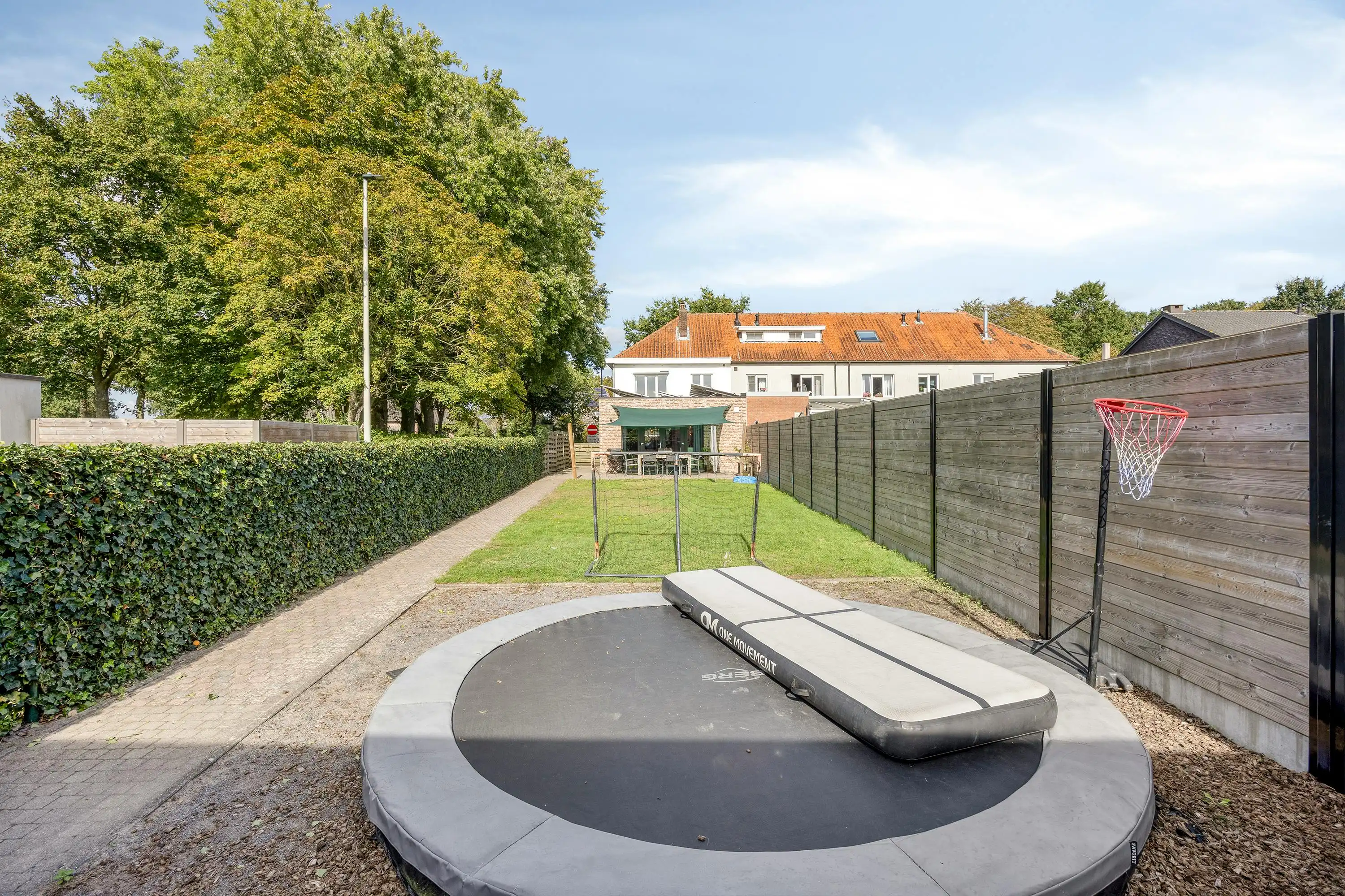 Gerenoveerde halfopen woning met tuin te koop in Gooreind! foto 31