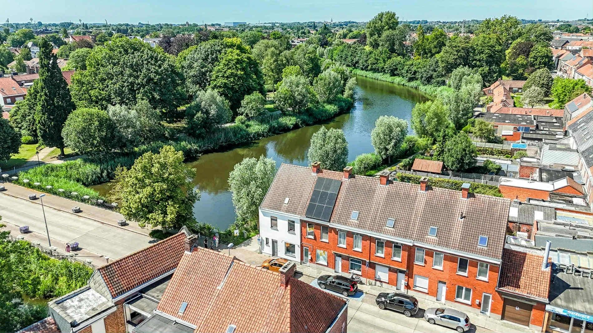 Gerenoveerde rijwoning met 3 slaapkamers en tuin te Roeselare foto 12