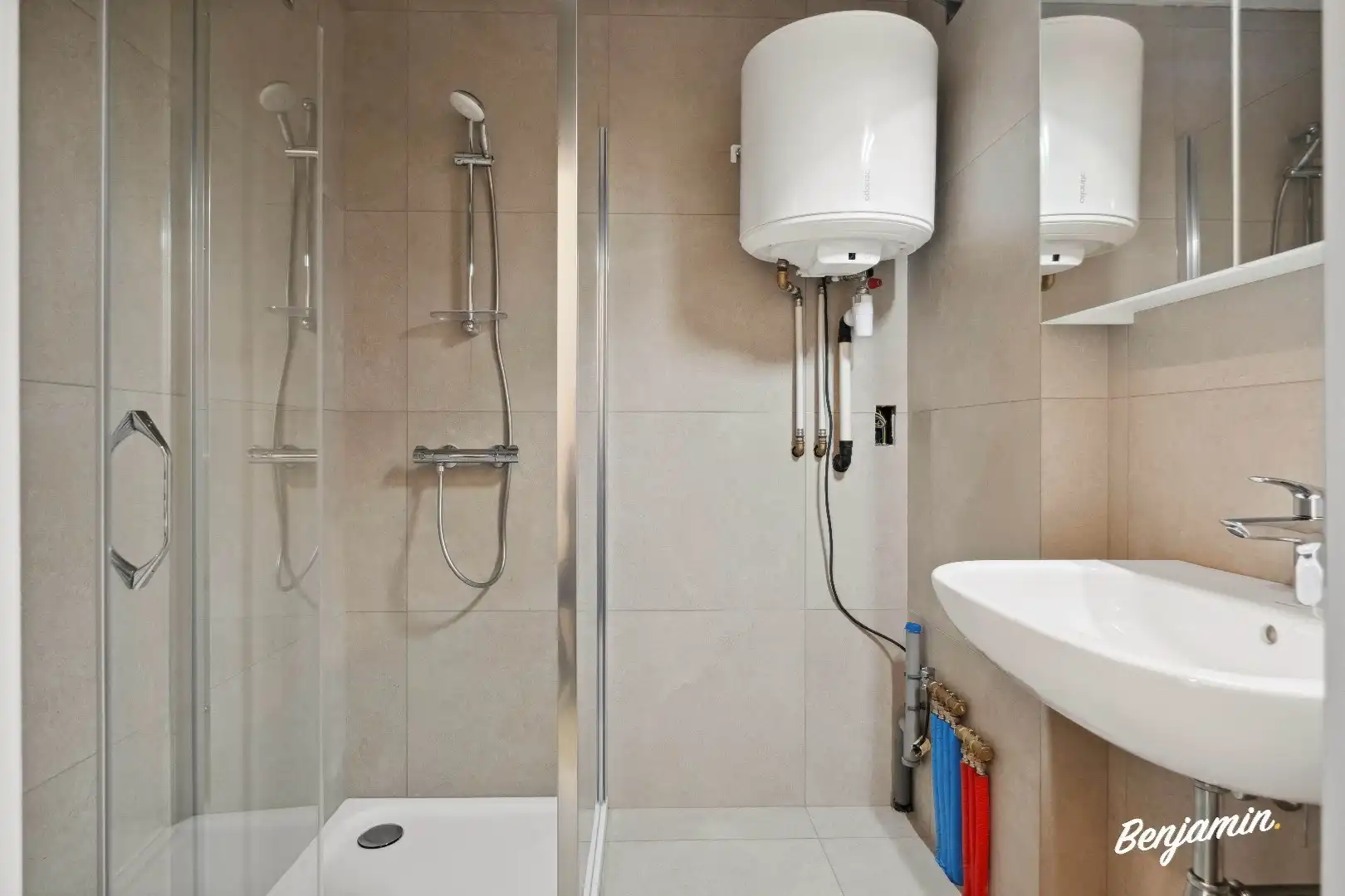 Instapklaar appartement met 2 slaapkamers, balkon en berging op centrale ligging in Oostende foto 8