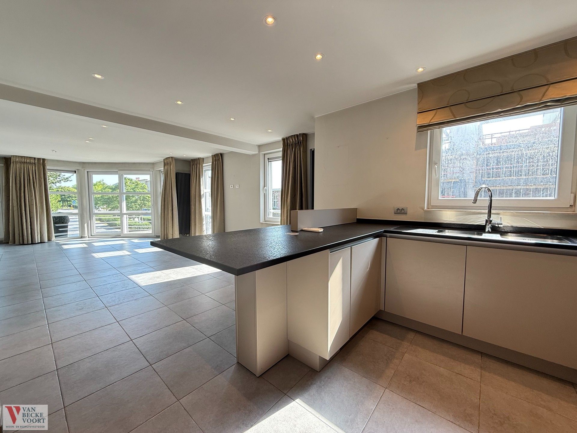 3-slaapkamer appartement met royale indeling foto 5