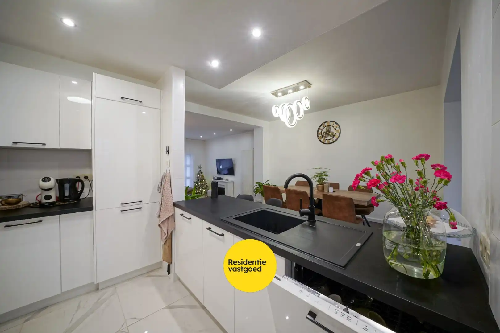 Instapklare woning met diepe tuin te Oostende foto 13