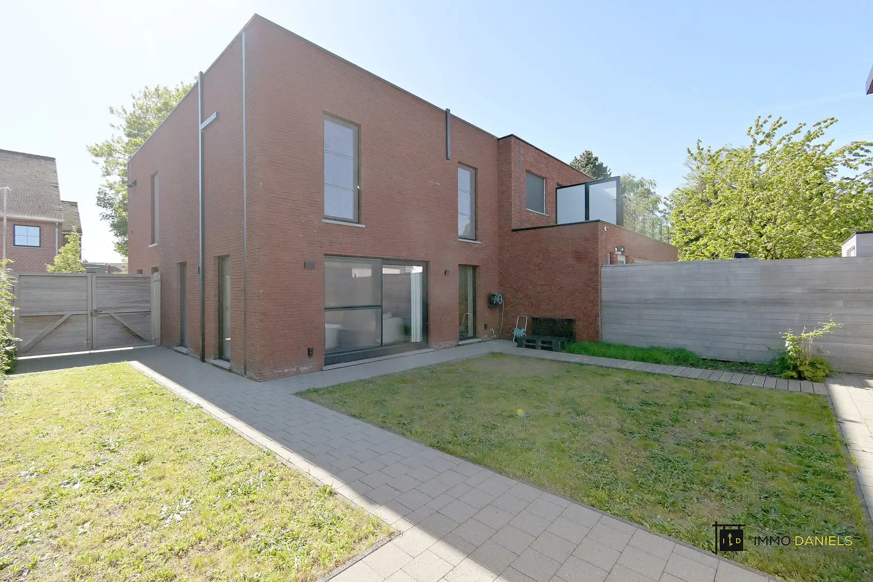 Moderne, energiezuinige woning met tuin in rustige woonwijk foto 17