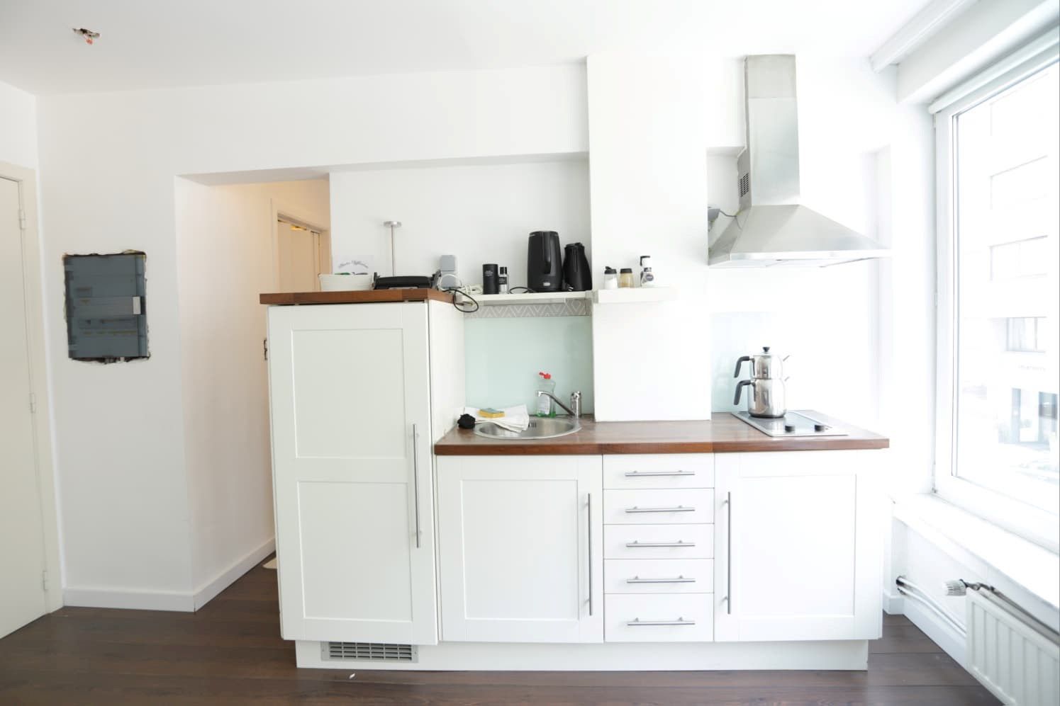 Gezellige studio met aparte slaapkamer in centrum van Genk foto 3