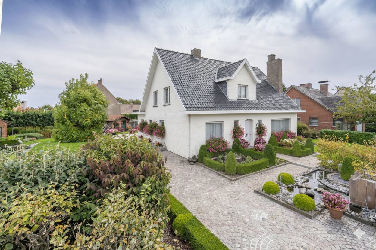 Ruime villa met 4 slaapkamers te koop in Wevelgem foto {{pictureIndex}}