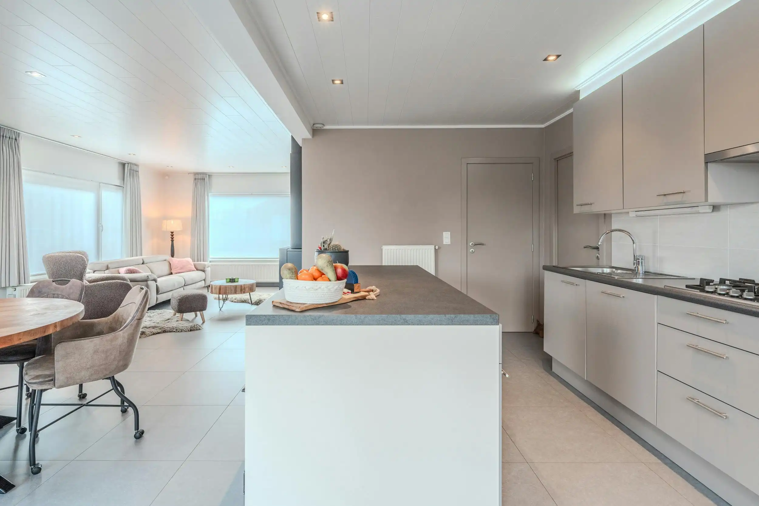 Volledig gerenoveerde bungalow met 3 slaapkamers te Westende! foto 7