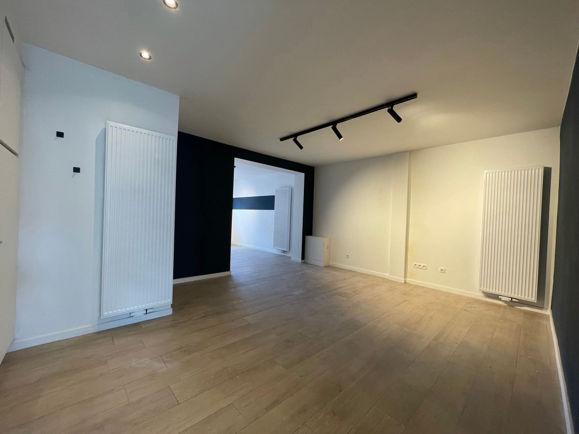 Vernieuwd 2-slpk appartement met tuin in centrum Herzele foto 5