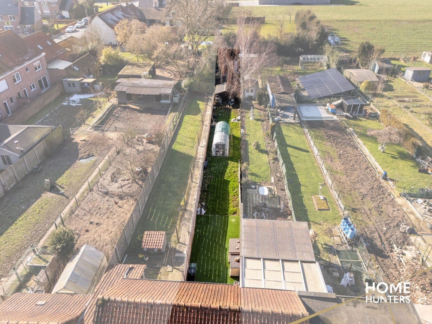 Praktische woning met 2 slaapkamers en uitgestrekte tuin in het rustige Wijtschate foto 3
