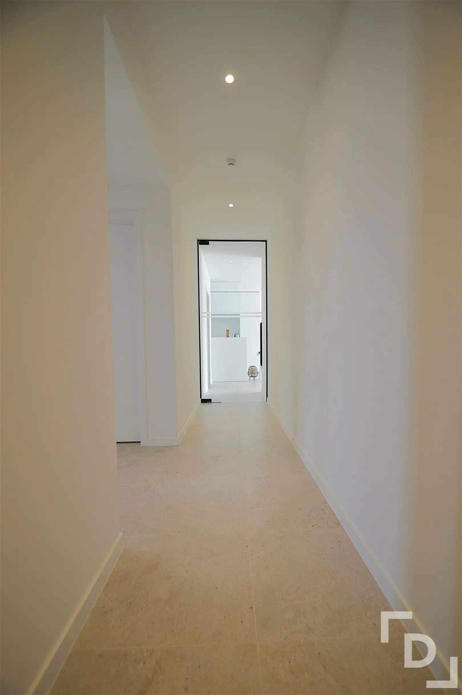 Energiezuinig en ruim nieuwbouwappartement te huur in centrum Langemark! foto 9