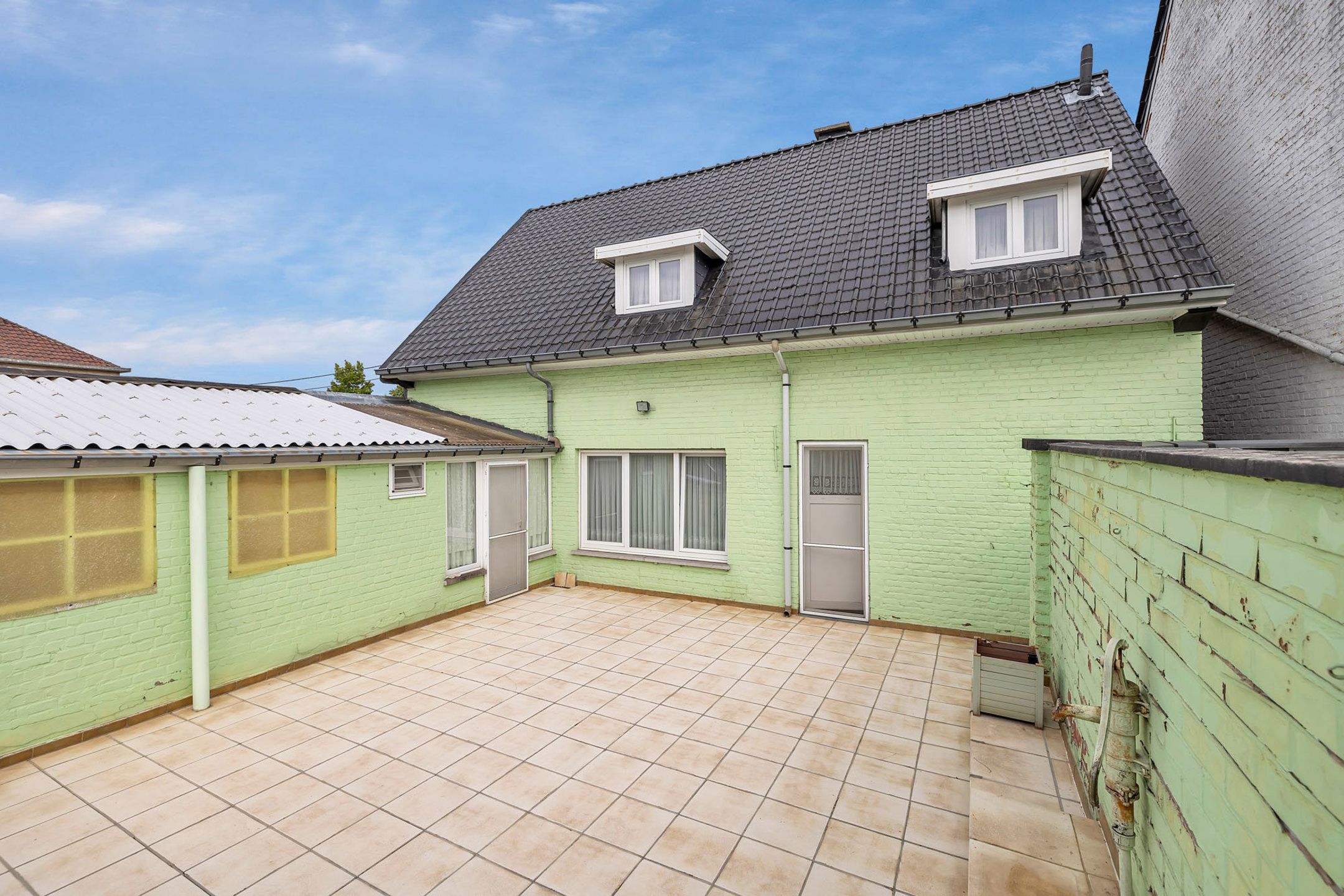 Verder te renoveren woning met garage en tuin te Okegem foto 20