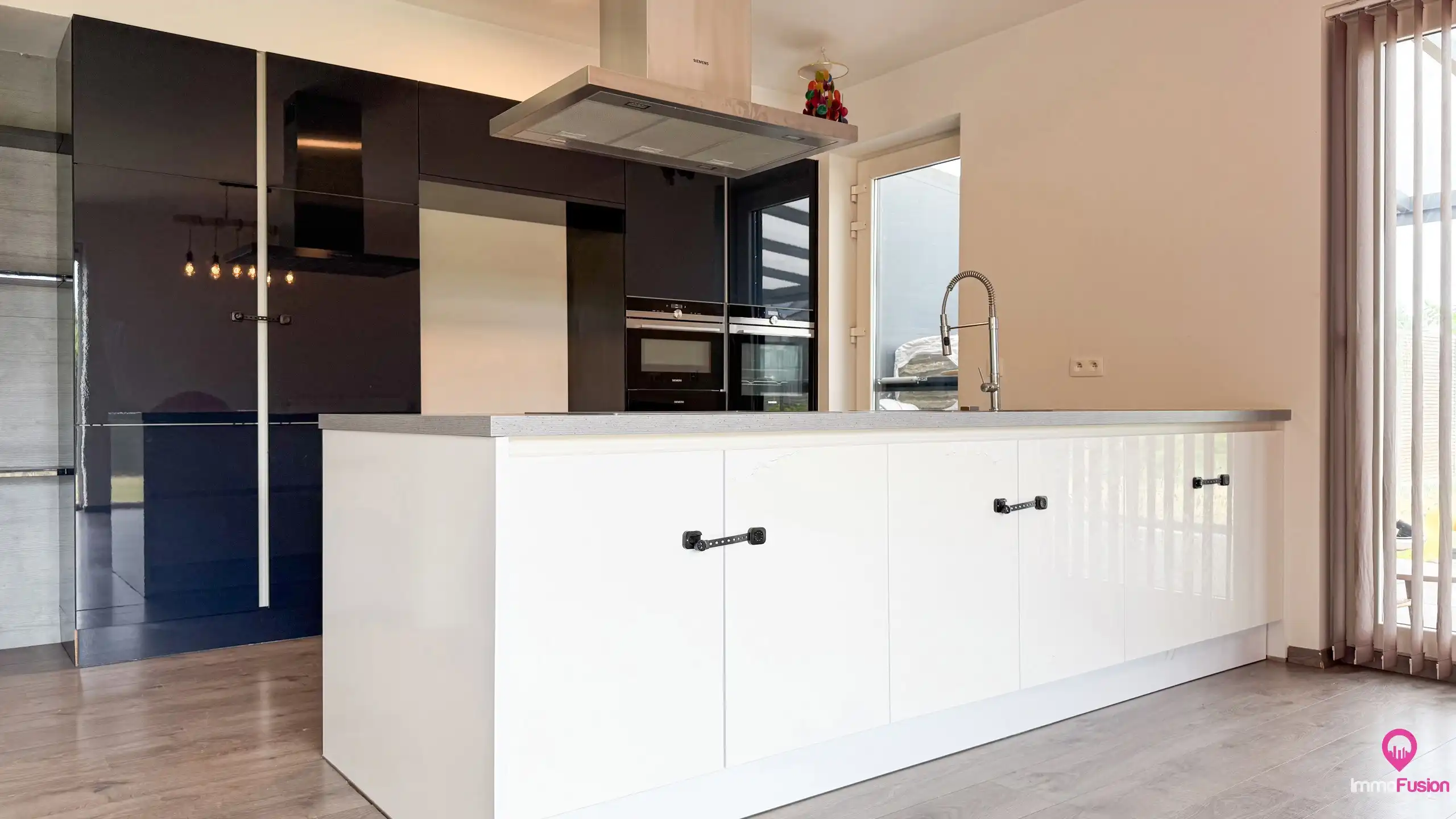 Recente halfopen woning met 3slpks, veranda en ruime tuin! foto 10