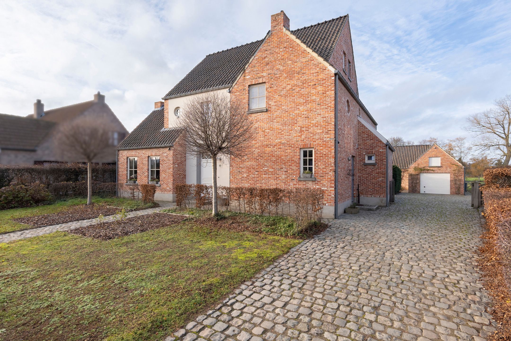 Villa met 4 tot 5 slaapkamers, weiland en paardenstallen (2) foto 38