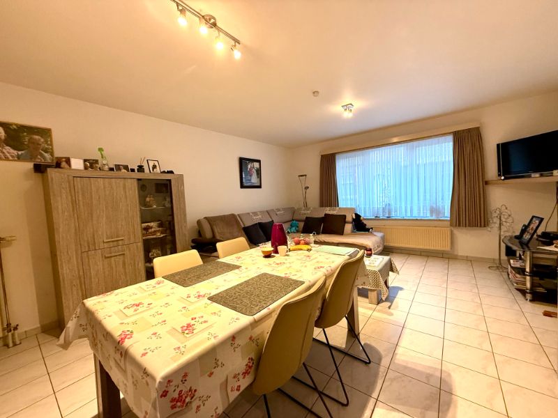 Gelijkvloers appartement met 2 slaapkamers, garage en kelder op centrale ligging foto 4