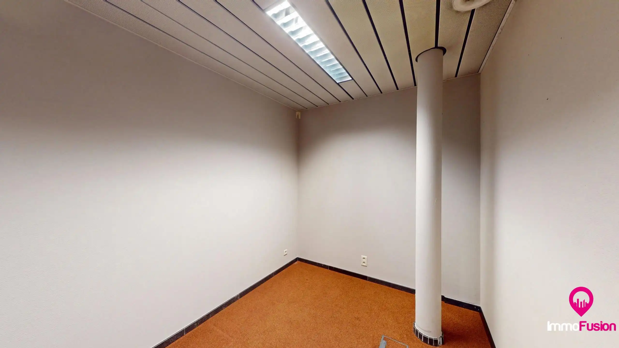 Zeer ruim kantoor op commerciële locatie in centrum Beringen foto 30