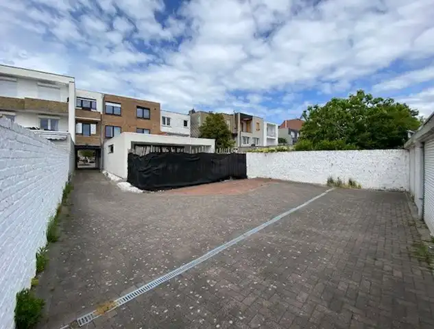 Gelijkvloerse garagebox gelegen aan de Meerlaan foto 3