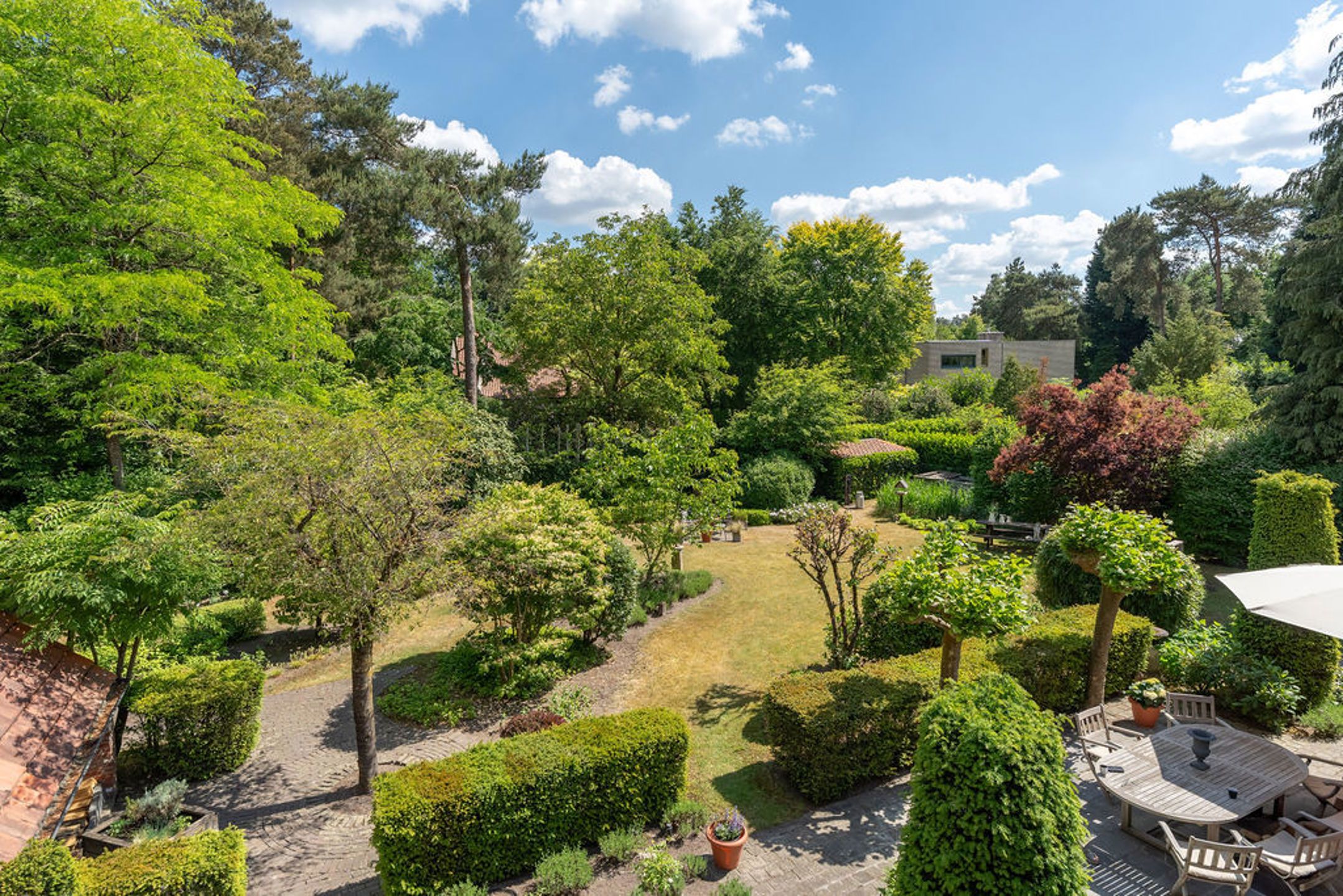 Ruime villa met 6 slpk op 2.295 m² grond met veel privacy foto 73