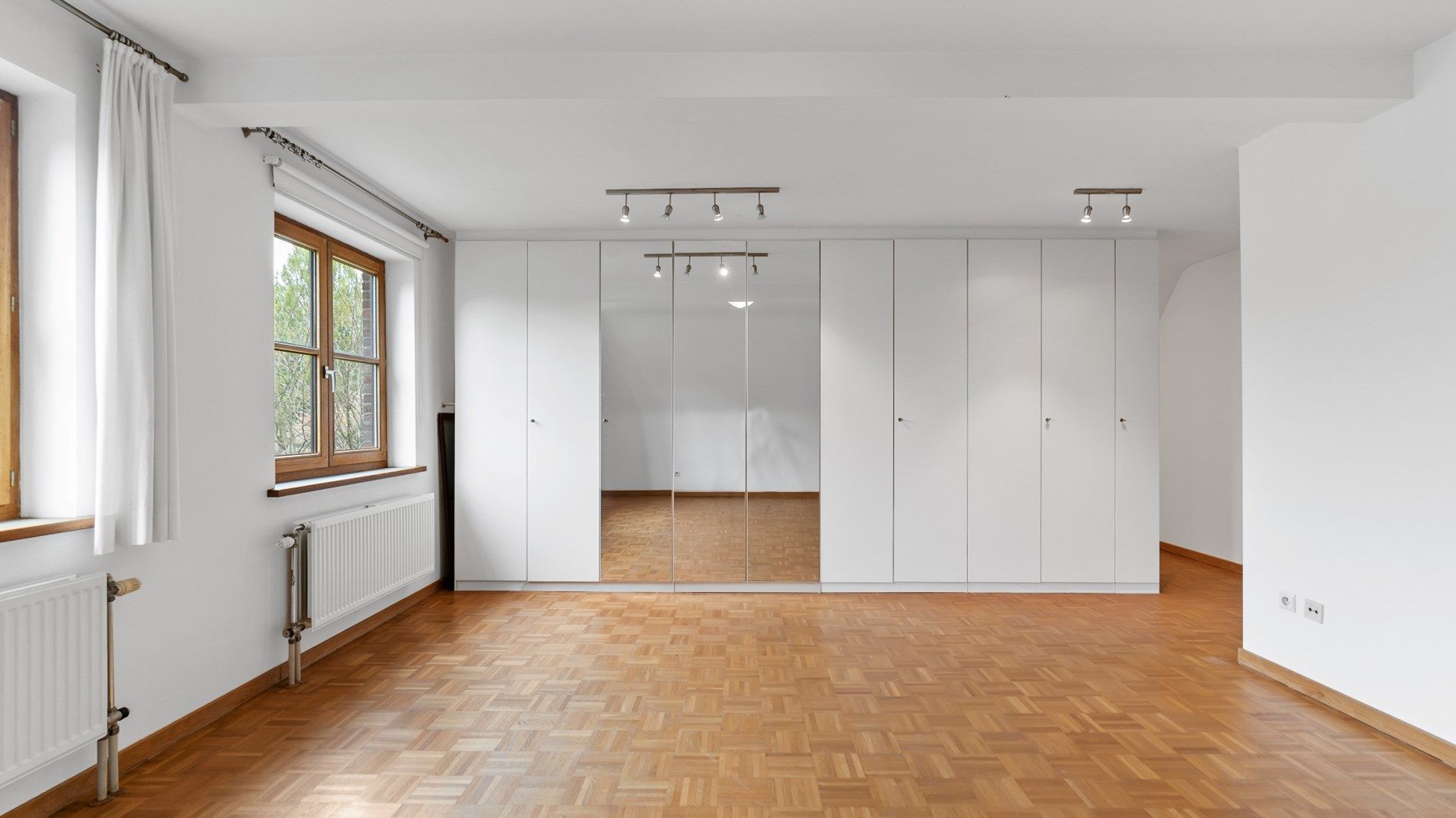 Zeer degelijk gebouwde woning met 3/5 slpks in een doodlopende straat in het centrum ! foto 21