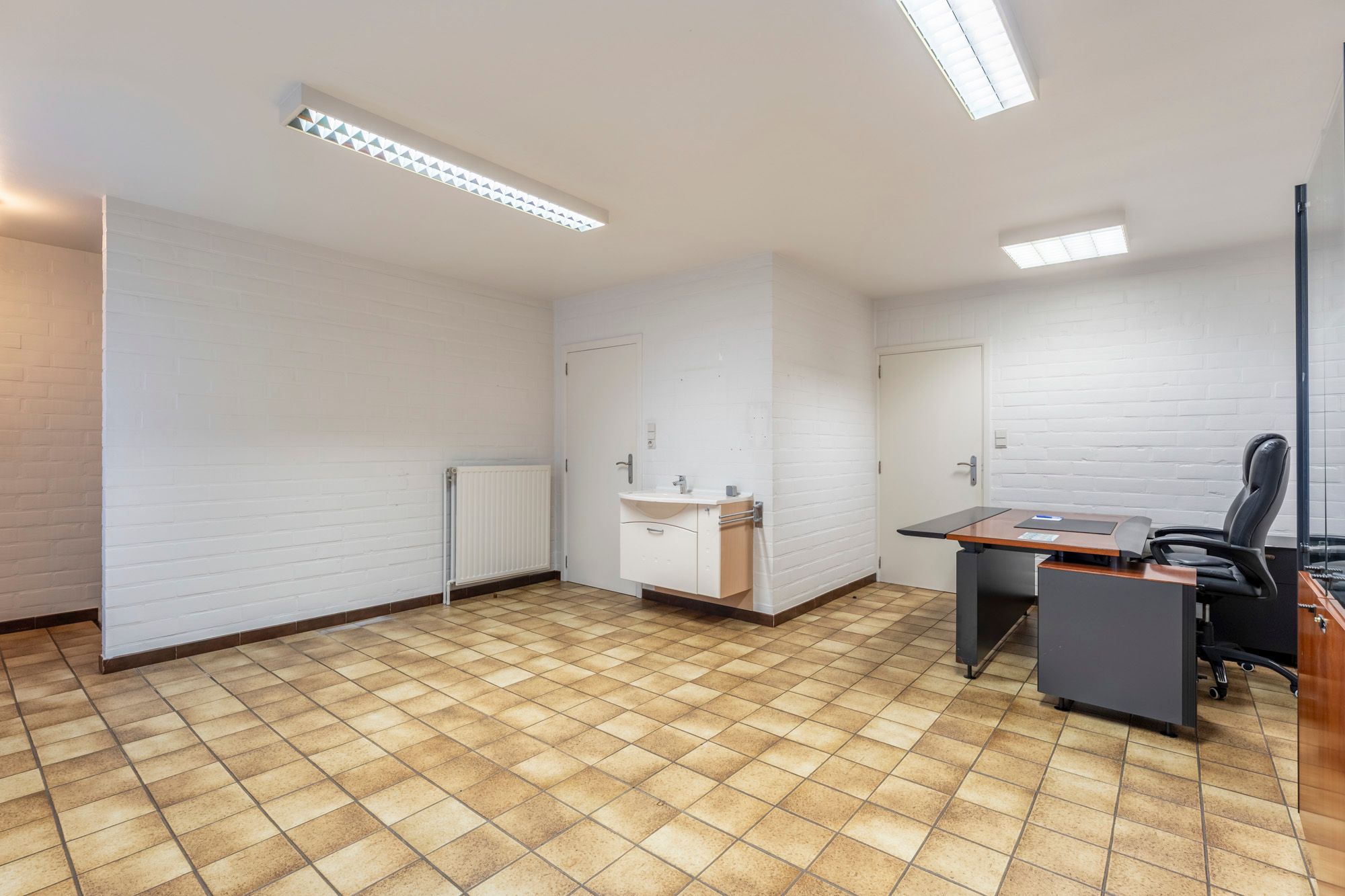 Ruime woning met kantoorruimte + extra bouwgrond op prachtige ligging te Eksel foto 10
