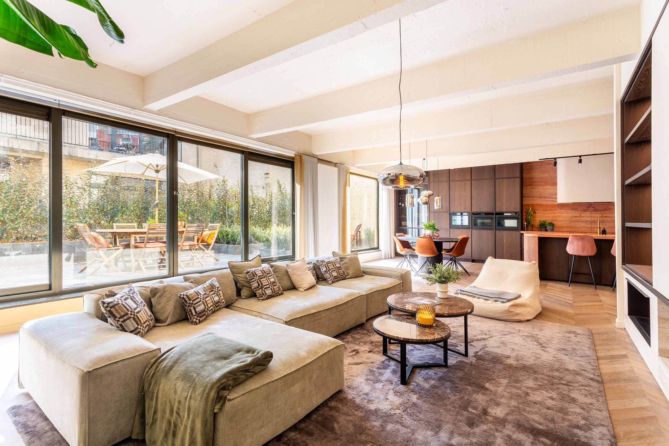 Prachtig duplex appartement op 't Zuid met tuin en parking foto {{pictureIndex}}