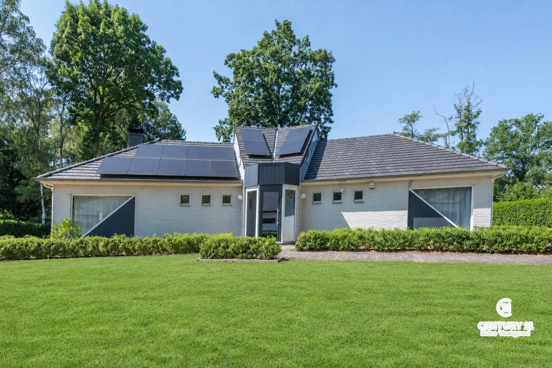 Onderhouden, energiezuinige gelijkvl. villa met mooie tuin foto 32
