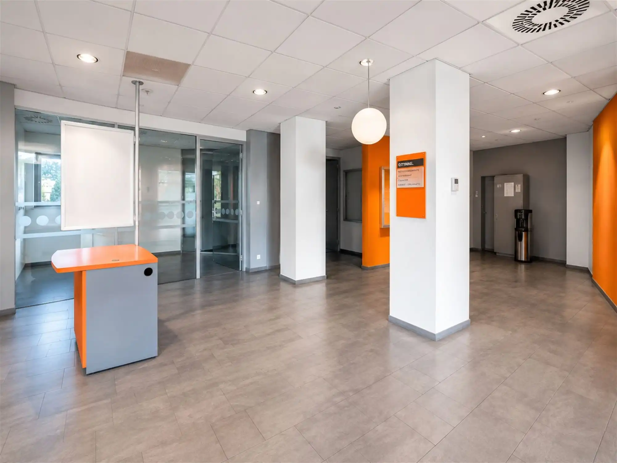 Kantoorruimte van ca. 280 m² op uitstekende zichtlocatie foto 2