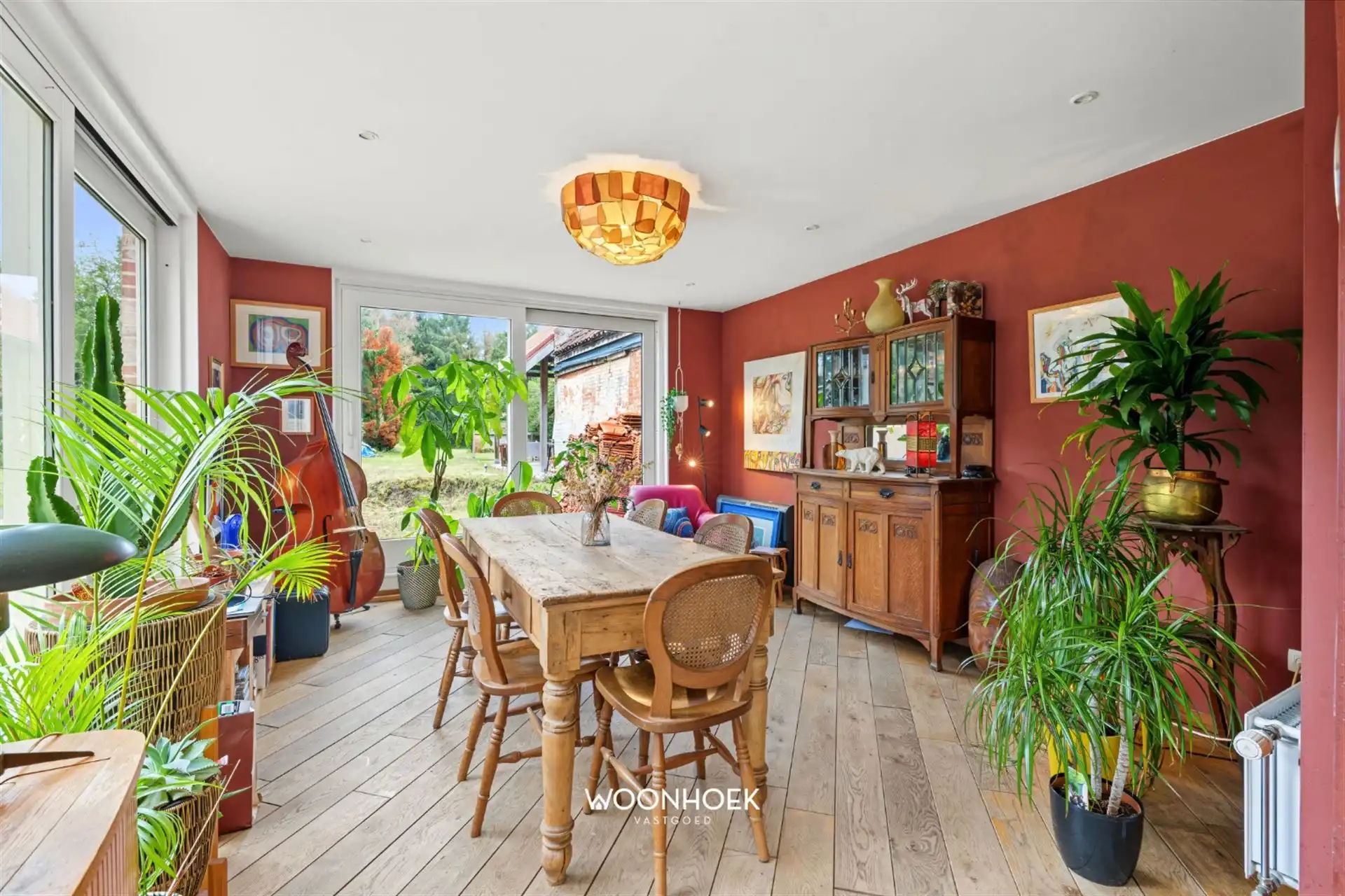Halfopen bebouwing op een royaal perceel van 1.595 M² foto 6