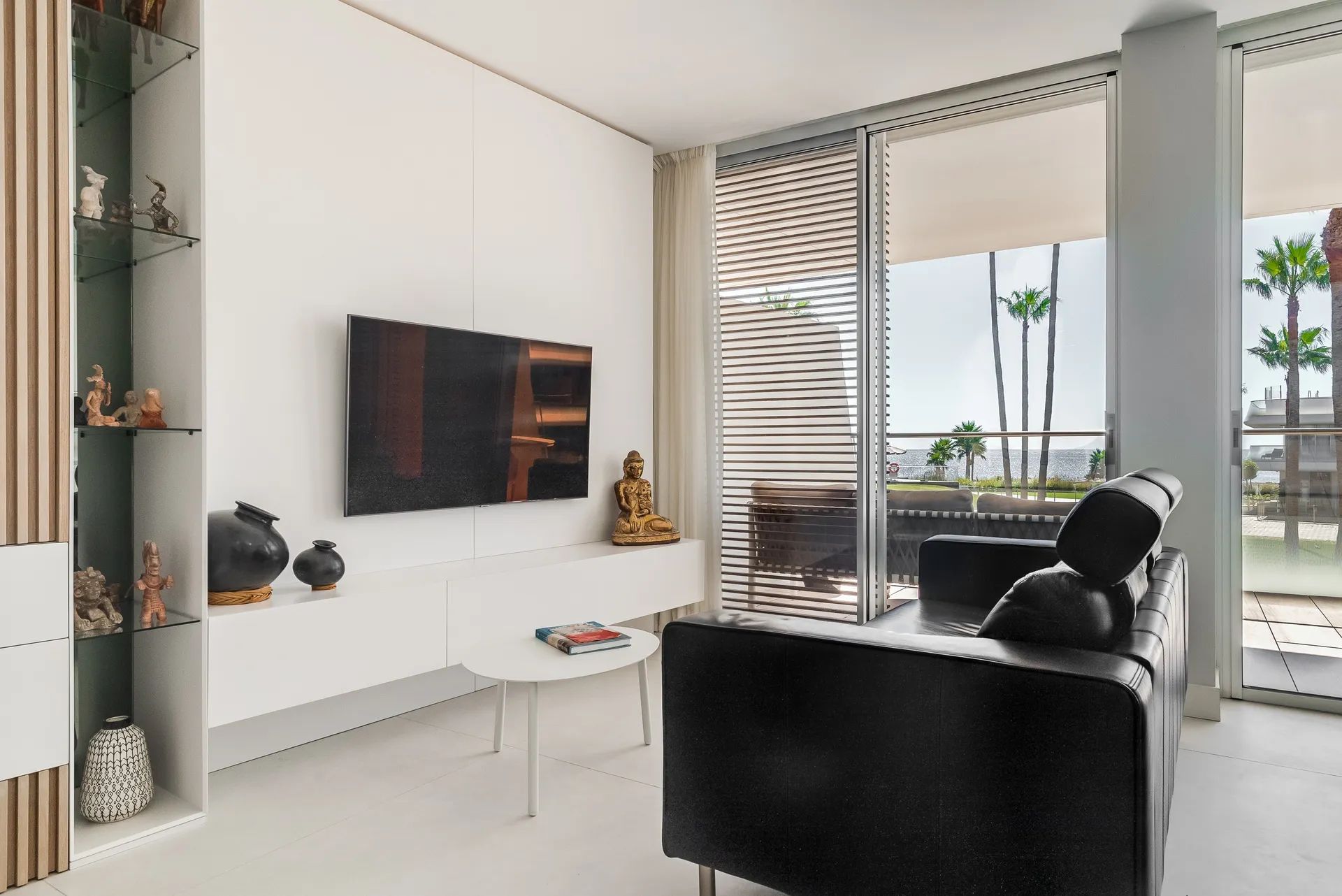 Ultramodern appartement in iconisch project, Estepona: een unieke woonervaring aan zee foto 2