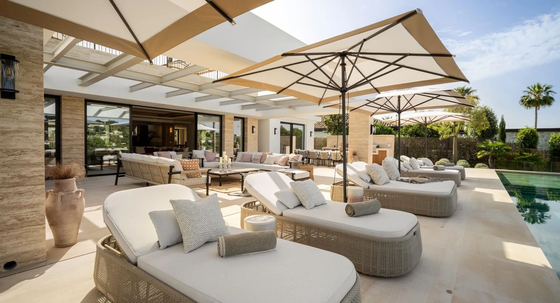 Pure perfectie in Nueva Andalucía: unieke villa met hoogwaardige afwerking foto 40