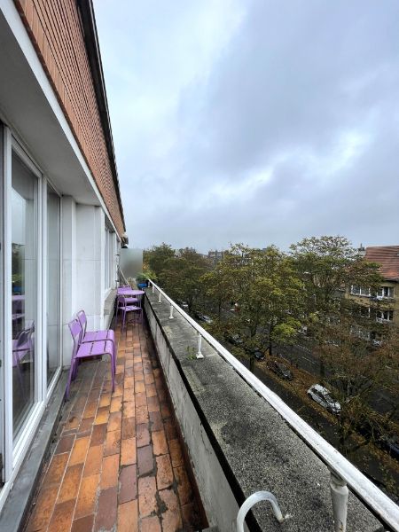 Lichtrijk dakappartement met terras nabij de Basiliek van Koekelberg foto 2